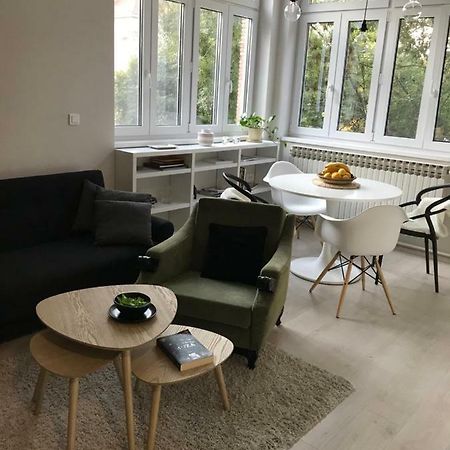 Studio Apartman Park Galerija Appartement Osijek Buitenkant foto