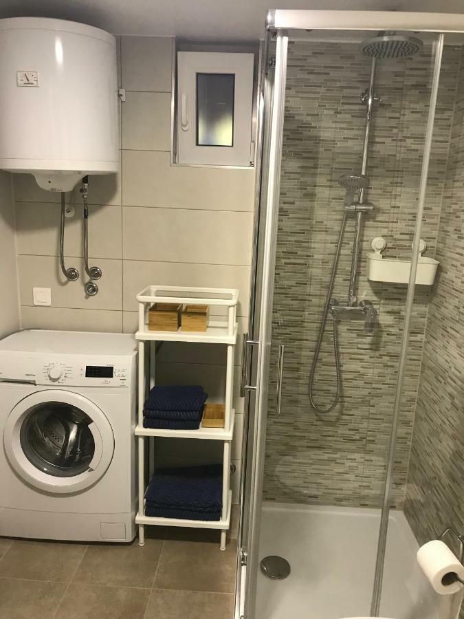Studio Apartman Park Galerija Appartement Osijek Buitenkant foto