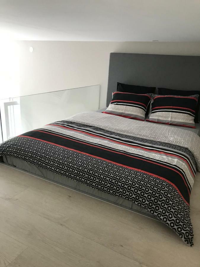 Studio Apartman Park Galerija Appartement Osijek Buitenkant foto